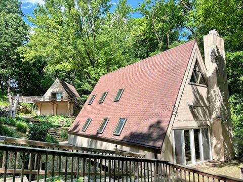 Photo of 1002 Tangelwood Drive, McGregor, IA 52157 (MLS # 2017813)