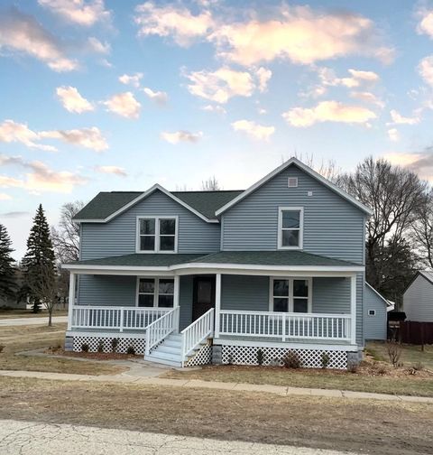 Photo of 210 N Farmer Street, Princeton, WI 54968 (MLS # 2018956)