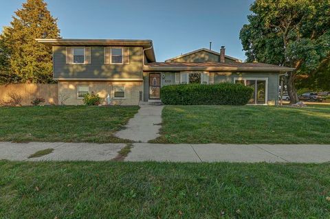 Photo of 1641 S Walnut Street, Janesville, WI 53546 (MLS # 2010414)