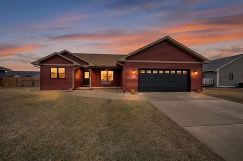 Photo of 376 S 7th Street, Evansville, WI 53536 (MLS # 2017893)