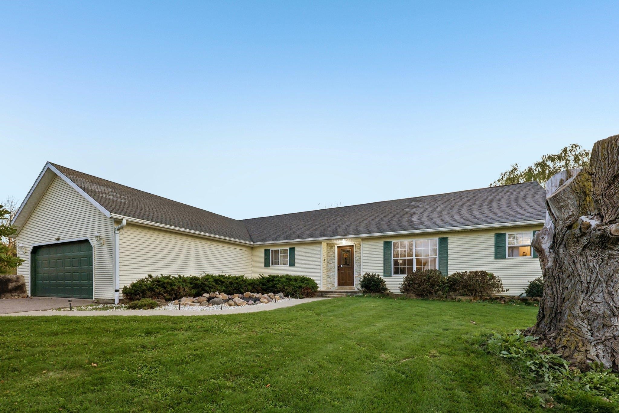 S5631 Glacier Drive
