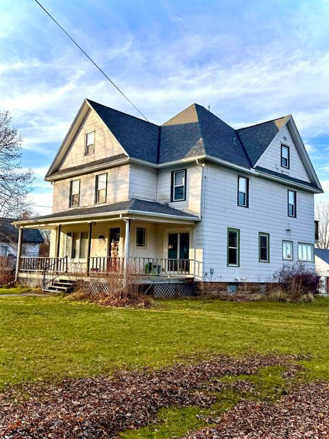 Photo of 1025 2nd Street, Baraboo, WI 53913 (MLS # 2012903)