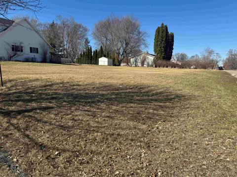 Photo of 2101 Roosevelt Avenue, Beloit, WI 53511 (MLS # 2018050)