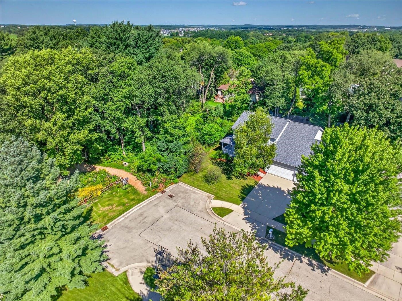 827 Ridge View Lane