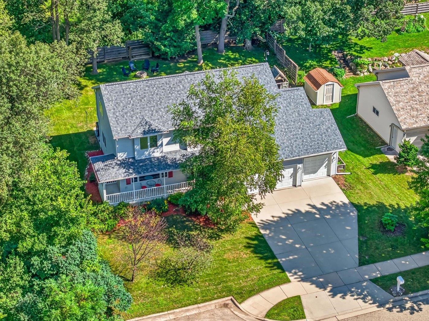 827 Ridge View Lane