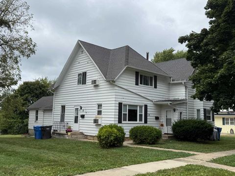 Photo of 114 N 2nd Street, Mount Horeb, WI 53572 (MLS # 2009606)