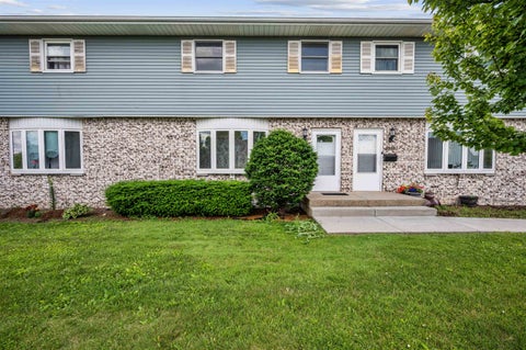 Photo of 1307 Sunfield Street, Sun Prairie, WI 53590 (MLS # 2026678)