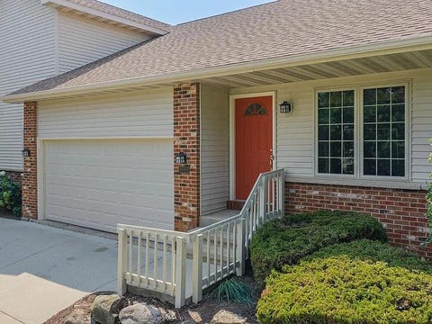 Photo of 5009 Sycamore Avenue, Madison, WI 53704 (MLS # 2029749)