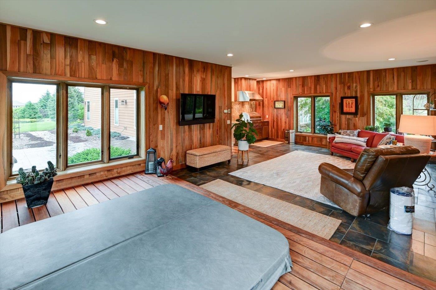 Edgerton, Wisconsin 53534, United States, 3 Bedrooms Bedrooms, ,3 BathroomsBathrooms,Residential,Active,189515