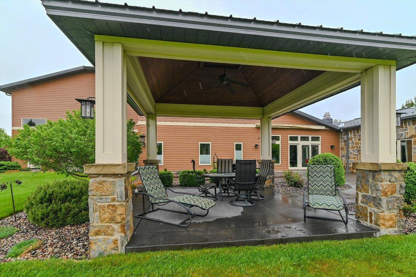 Edgerton, Wisconsin 53534, United States, 3 Bedrooms Bedrooms, ,3 BathroomsBathrooms,Residential,Active,189515