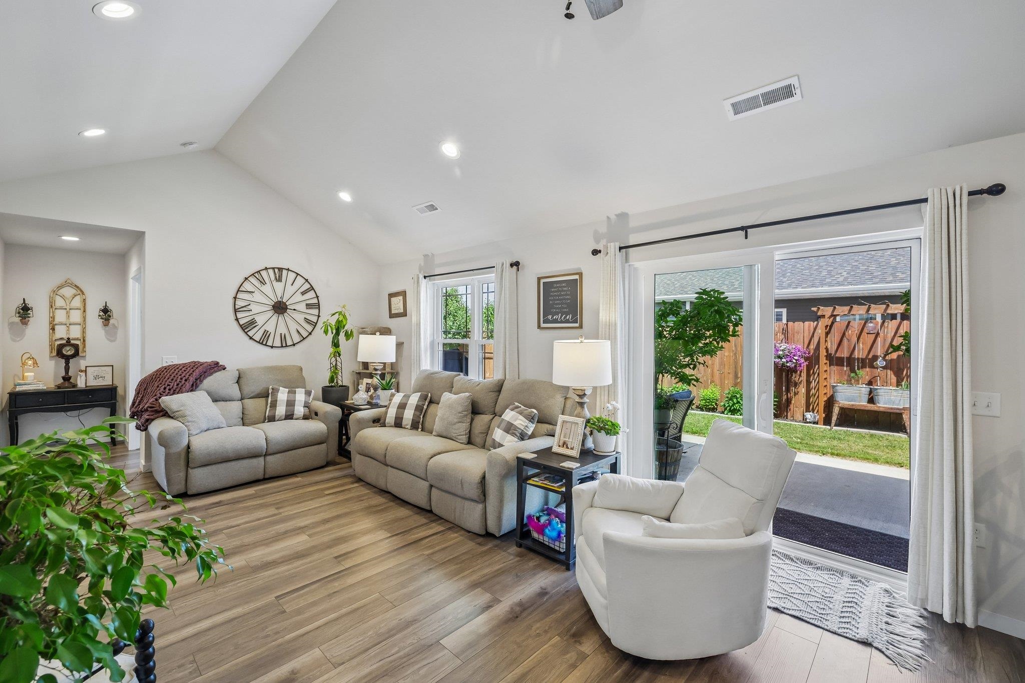 1720 Montclair Place