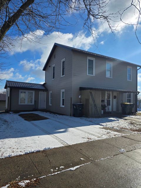 Photo of 307 N Monroe Street, Lancaster, WI 53813 (MLS # 2014682)