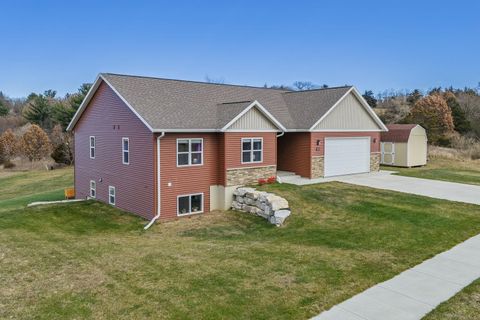 Photo of 2131 Woodland Trail, Reedsburg, WI 53959 (MLS # 2012690)