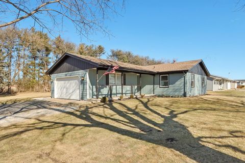 Photo of 222 Thistledown Lane, Walworth, WI 53184 (MLS # 2016917)