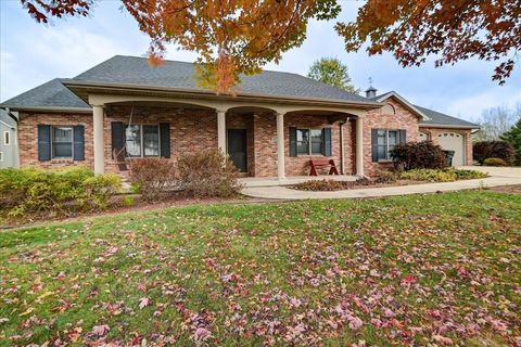 Photo of 801 Haskel Court, Stoughton, WI 53589 (MLS # 2011638)