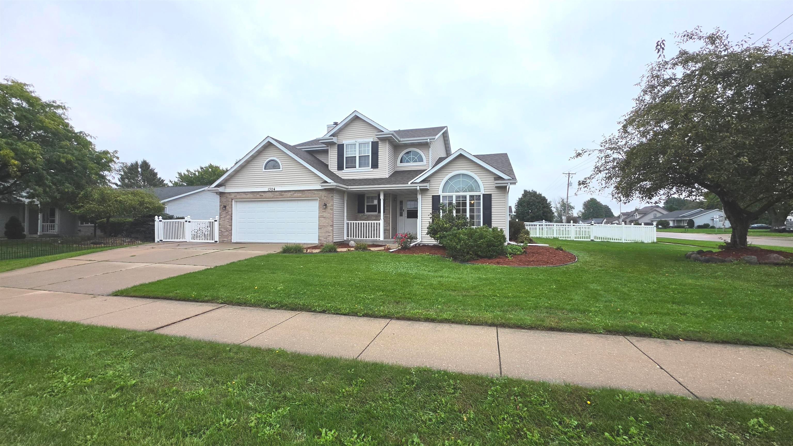 1304 N Wuthering Hills Drive