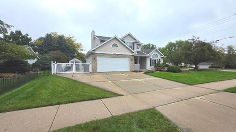 Photo of 1304 N Wuthering Hills Drive, Janesville, WI 53546 (MLS # 2033758)