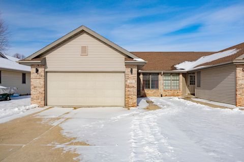Photo of 2821 Carrousel Lane, Janesville, WI 53545 (MLS # 2014970)