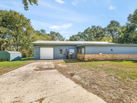 Photo of 543 S Bluff Street, South Beloit, IL 61080 (MLS # 2034381)