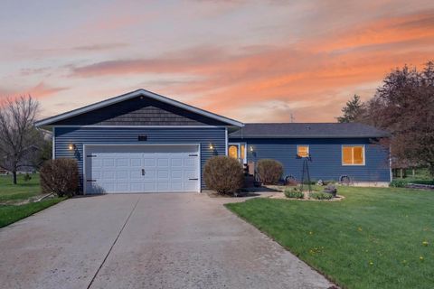 Photo of 688 Bliven Road, Edgerton, WI 53534 (MLS # 2020944)