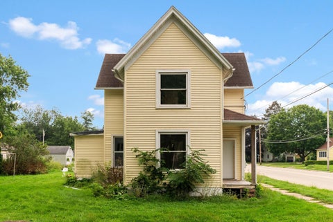 Photo of 1433 Gartland Avenue, Janesville, WI 53548 (MLS # 2031856)