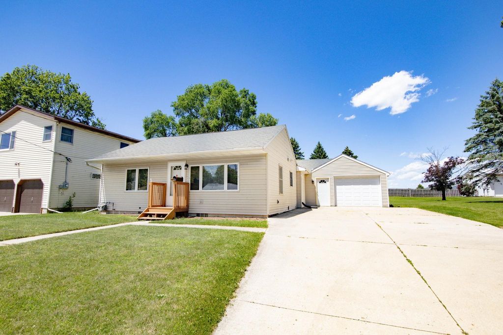 1008 W Fulton Street, Edgerton, WI 53534 (MLS # 1980321) - Pat's Realty