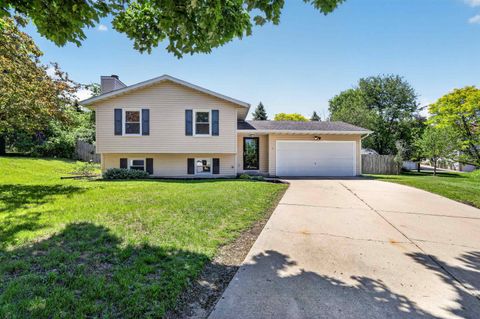 Photo of 21 S Bartelt Court, Madison, WI 53704 (MLS # 2024168)