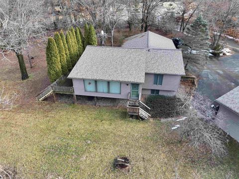 Photo of N6333 Suburban Heights Road, Pardeeville, WI 53954 (MLS # 2015618)