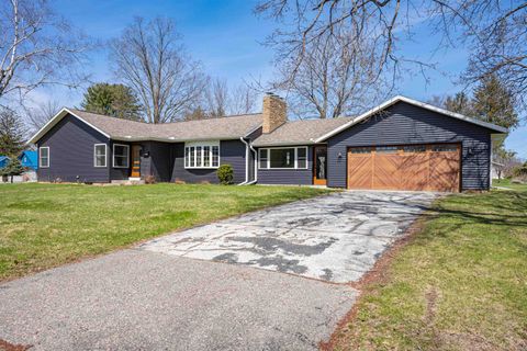 701 Bauer Street, Wisconsin Dells, WI 53965 - #: 1997811