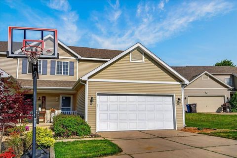 Photo of 823 Vista Ridge Drive, Mount Horeb, WI 53572 (MLS # 2023894)