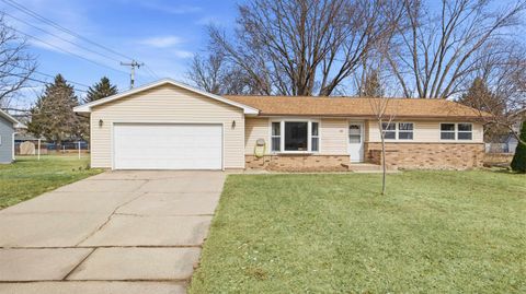 Photo of 630 Lincoln Avenue, Prairie Du Sac, WI 53578 (MLS # 2019621)