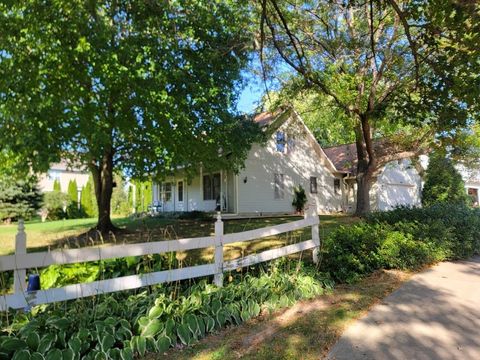 Photo of 1724 Barberry Road, Stoughton, WI 53589 (MLS # 2010086)