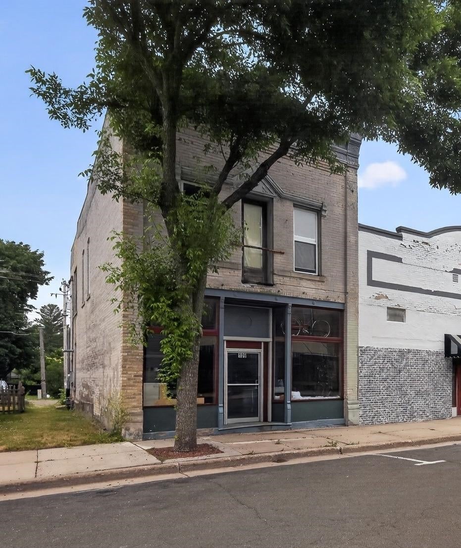 109 Lincoln Avenue