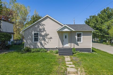 Photo of 201 Arlington Avenue, Mauston, WI 53948 (MLS # 2023188)