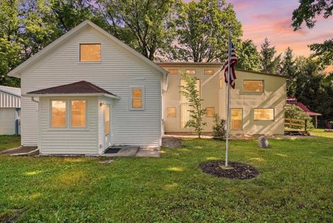 Photo of W3798 Highway 33, Cambria, WI 53923 (MLS # 2026750)