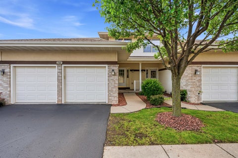 Photo of 737 Clardell Drive, Sun Prairie, WI 53590 (MLS # 2026379)