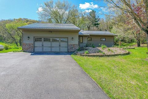 Photo of E4705 Horseshoe Road, Spring Green, WI 53588 (MLS # 2021974)