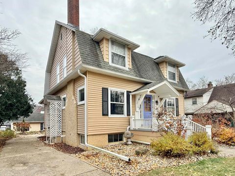 Tiny photo for 647 Milwaukee Road, Beloit, WI 53511 (MLS # 2013100)