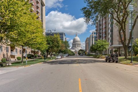 Photo of 360 W Washington Avenue 614 #614, Madison, WI 53703 (MLS # 2015369)