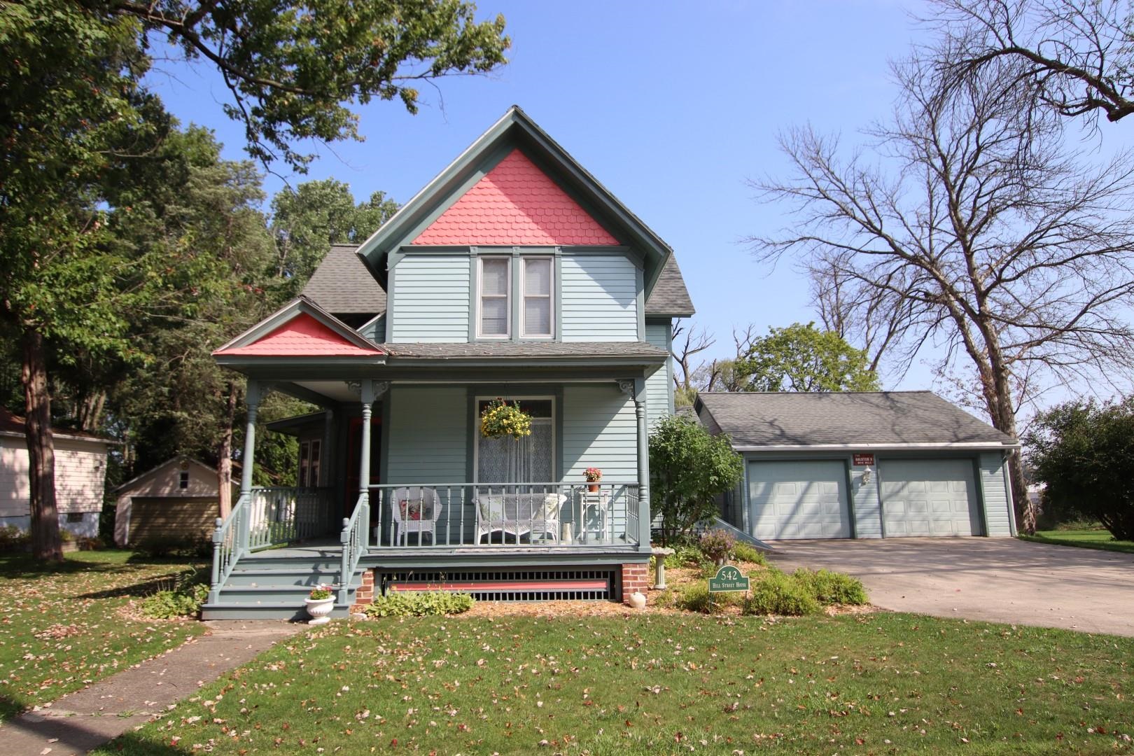 Photo 1 of 29 — 542 HILL Street, Green Lake, WI 54941
