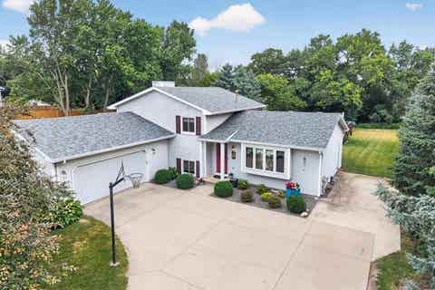 Photo of 80 Johnson Avenue, Oshkosh, WI 54902 (MLS # 2029704)