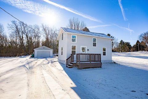 Photo of 10130 E County Road A, Janesville, WI 53546 (MLS # 2014388)