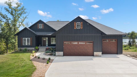 Photo of W647 Oak Shore Drive, Fall River, WI 53932 (MLS # 2032563)