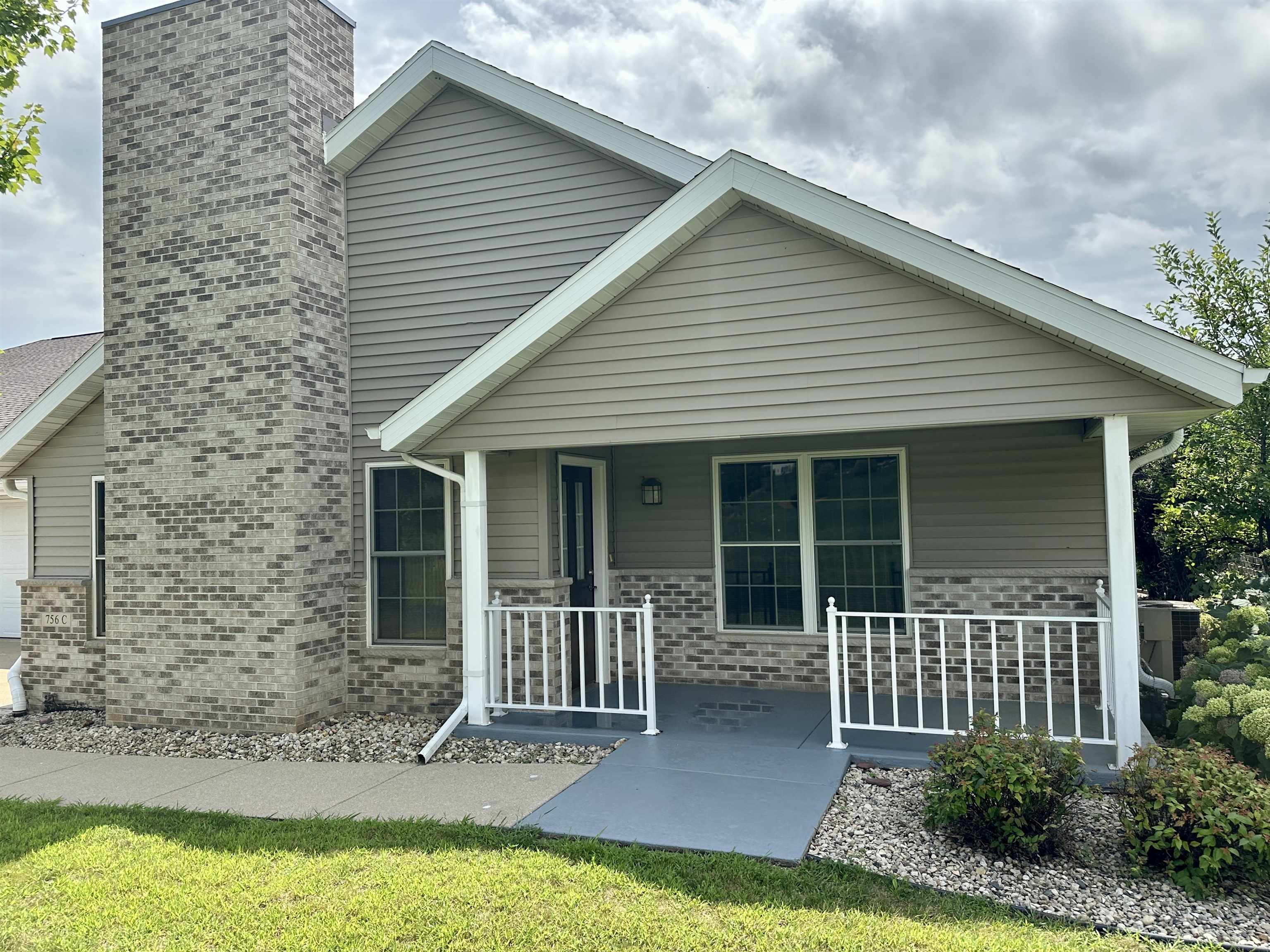 Evansville, Wisconsin 53536, United States, 2 Bedrooms Bedrooms, ,2 BathroomsBathrooms,Residential,Active,189220