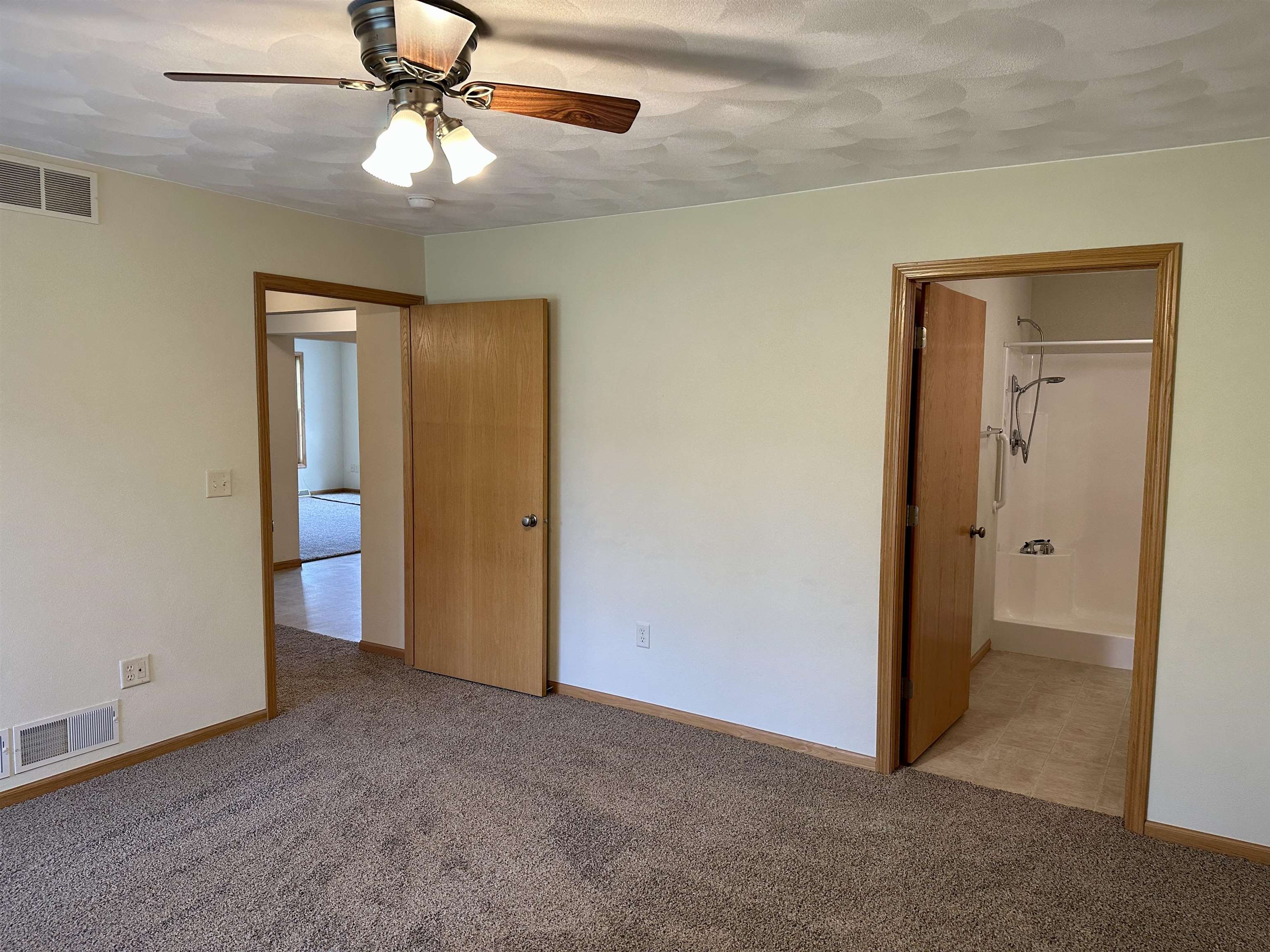 Evansville, Wisconsin 53536, United States, 2 Bedrooms Bedrooms, ,2 BathroomsBathrooms,Residential,Active,189220