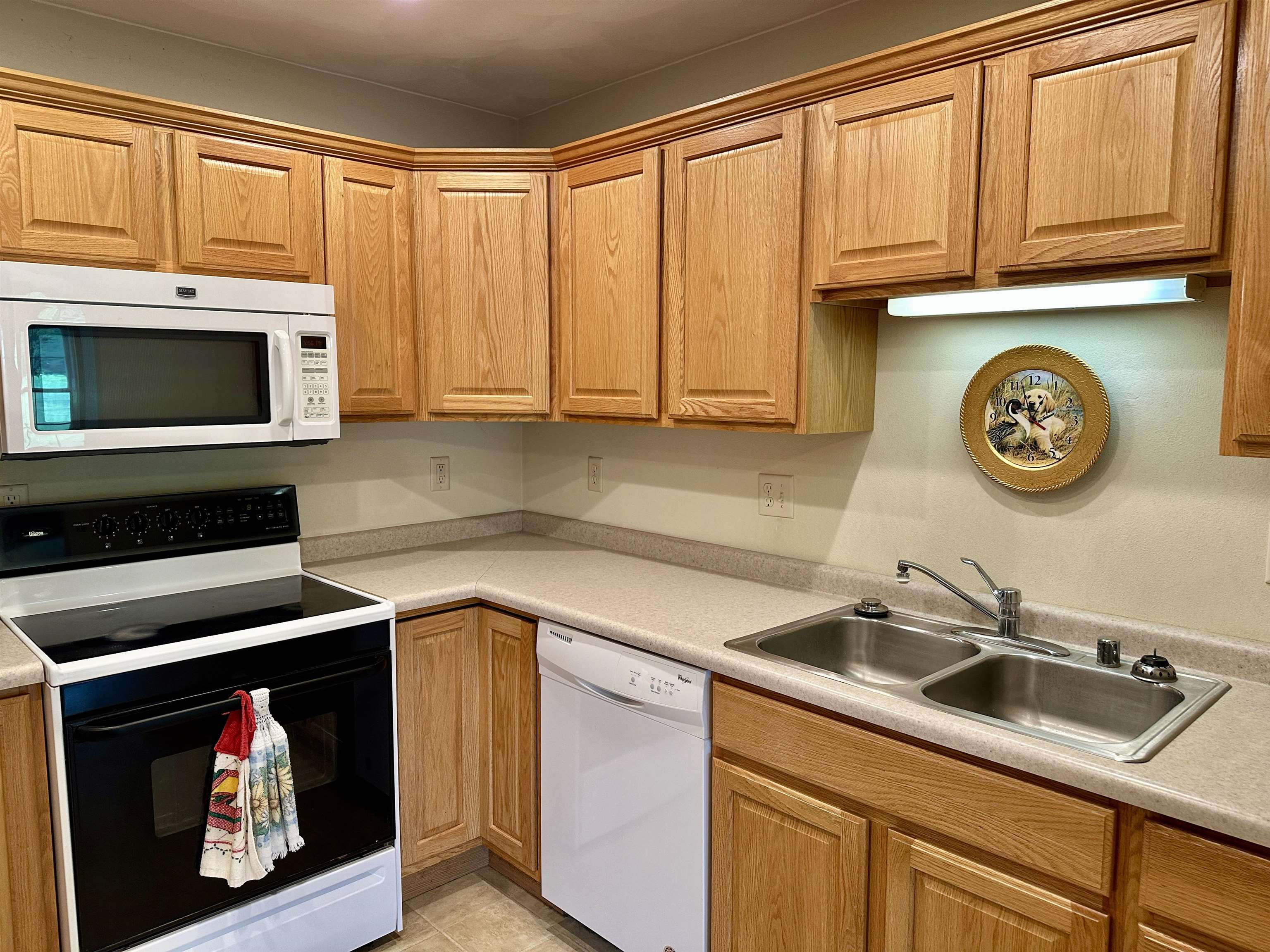 Evansville, Wisconsin 53536, United States, 2 Bedrooms Bedrooms, ,2 BathroomsBathrooms,Residential,Active,189220