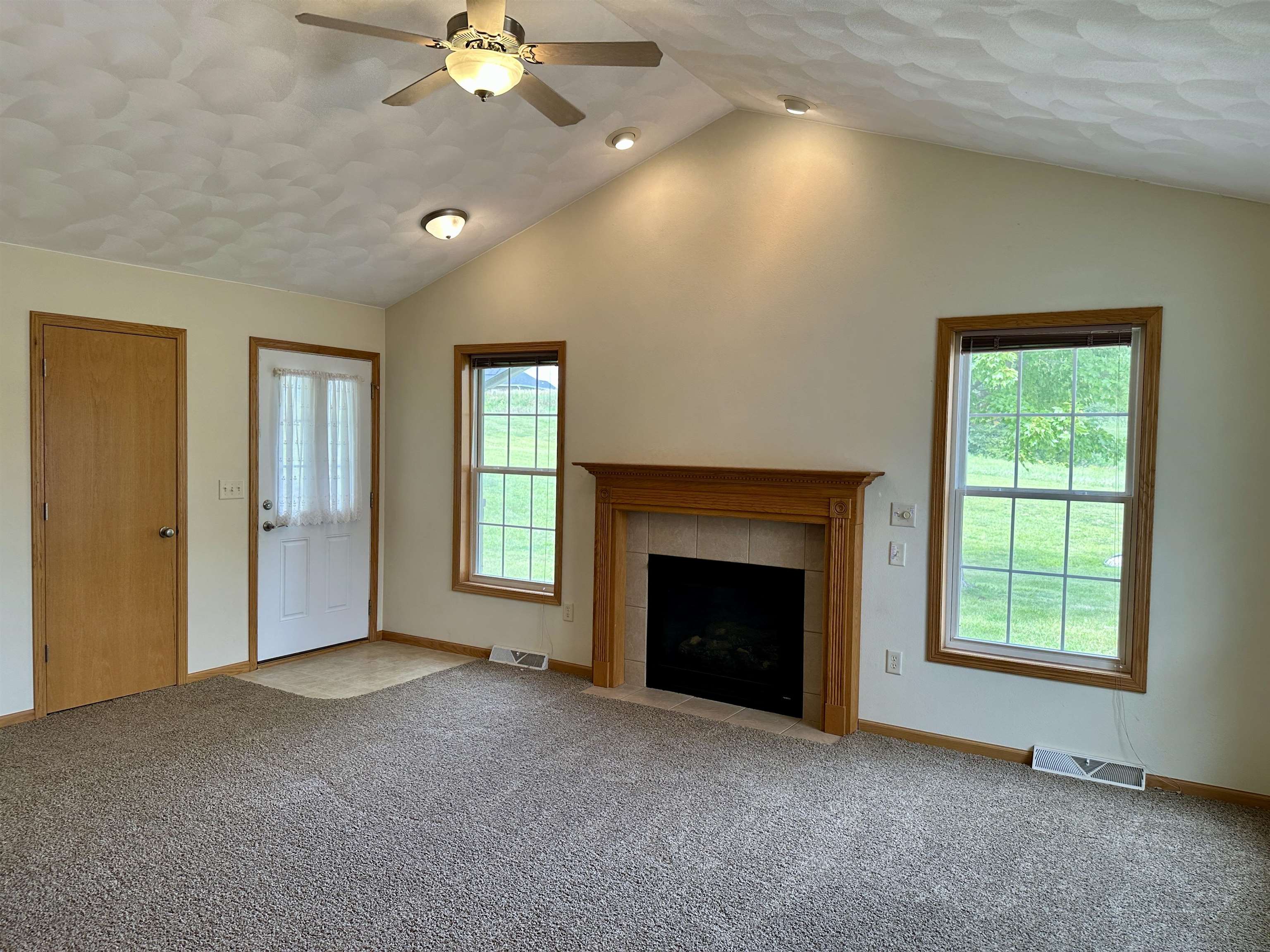 Evansville, Wisconsin 53536, United States, 2 Bedrooms Bedrooms, ,2 BathroomsBathrooms,Residential,Active,189220