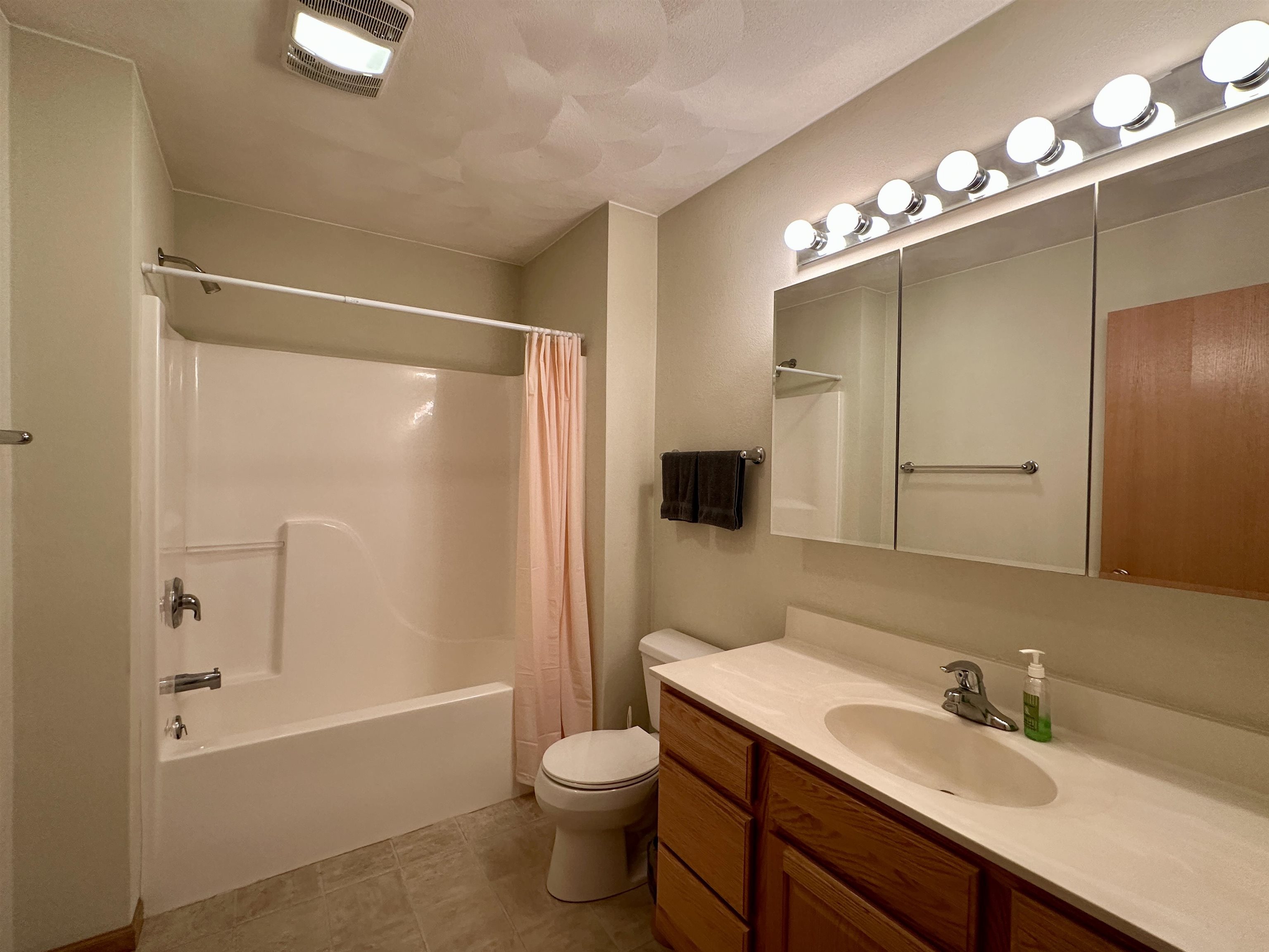 Evansville, Wisconsin 53536, United States, 2 Bedrooms Bedrooms, ,2 BathroomsBathrooms,Residential,Active,189220