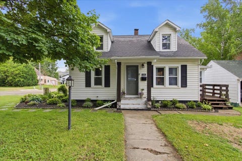 Photo of 418 W Division Street, Dodgeville, WI 53533 (MLS # 2025534)