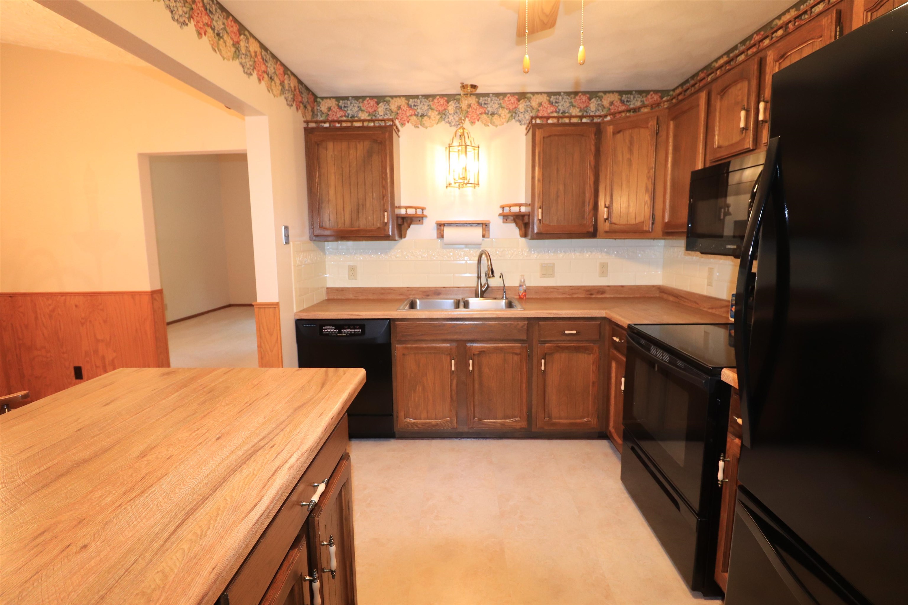 2421 S Victory Drive